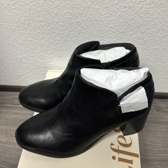 LifeStride Lorelai Ankle Boot (WIDE) - Picture 6 of 9
